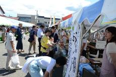 庄内酒まつり2014の様子（食のブース）