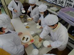 盛り付けの様子